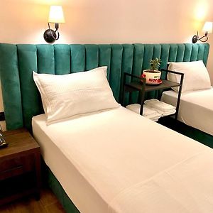 Deluxe Double or Twin Room Garden View